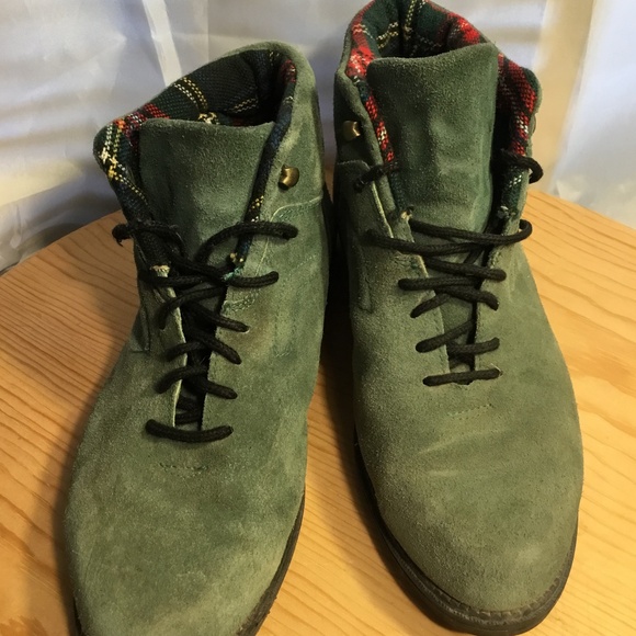 Vintage Bass Boots Women's 7.5 M Ankle Booties Green Suede Almond Toe Lace Up - Picture 1 of 9